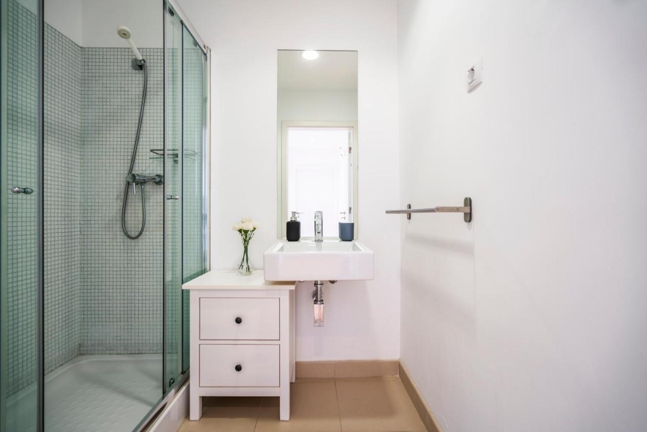 Bright & Spacious 2 Bed Flat 2 Bath W Garage In Lagos Marina Exterior photo